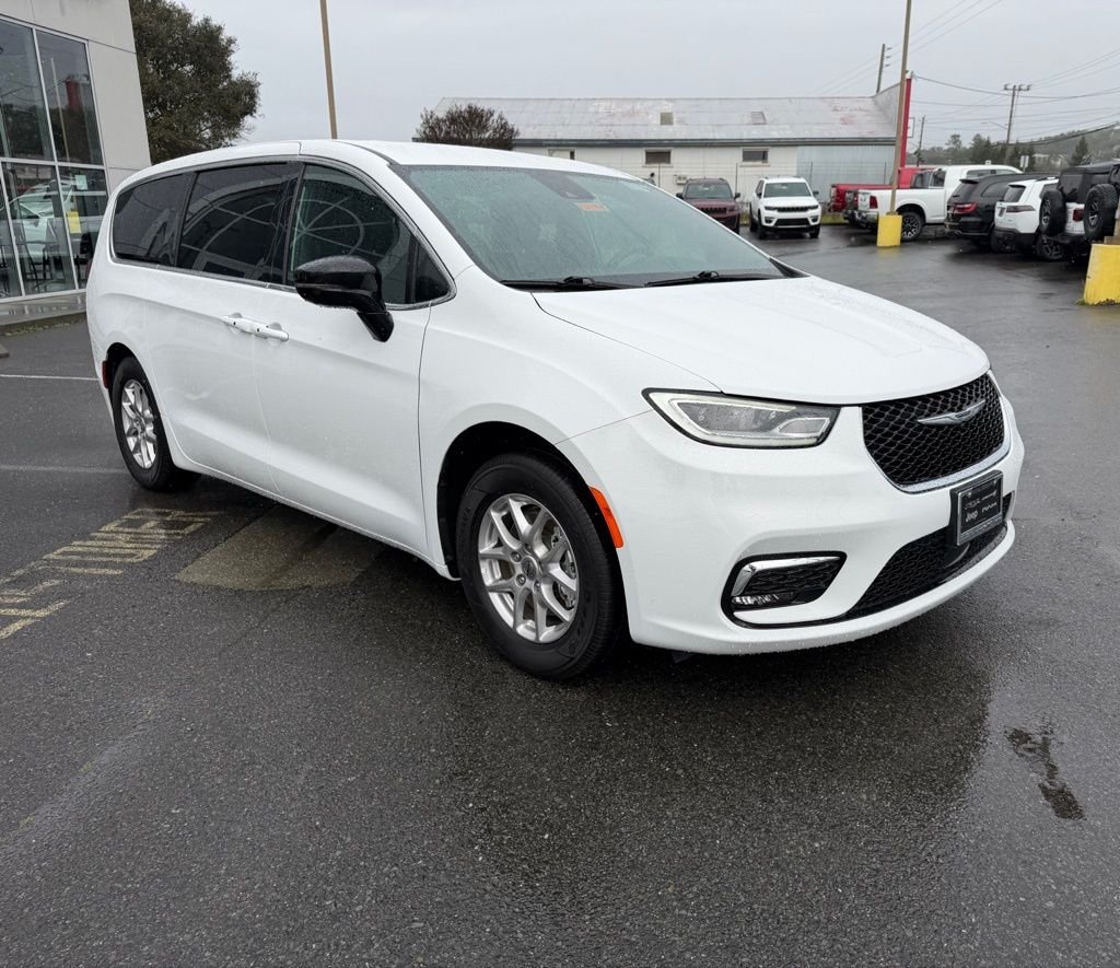 2025 Chrysler Pacifica Select - Photo 8