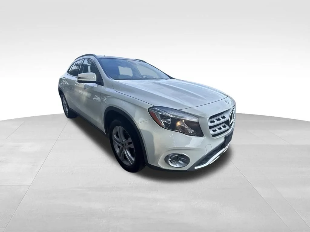 Used 2018  Mercedes-Benz GLA 250 image 2