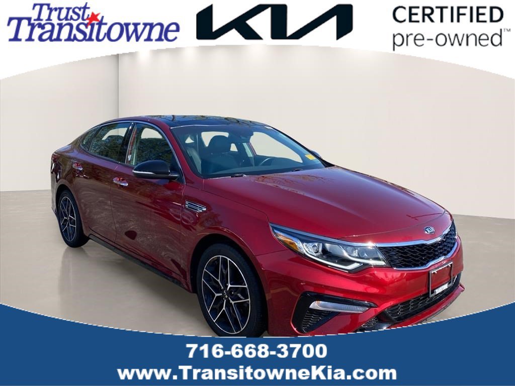 Certified Used 2020 Passion Red Kia SE image 1