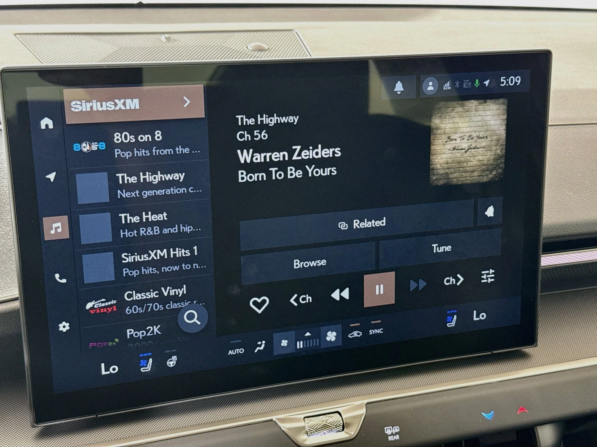 New 2026 Ultra White Lexus ES 350h PREMIUM image 15