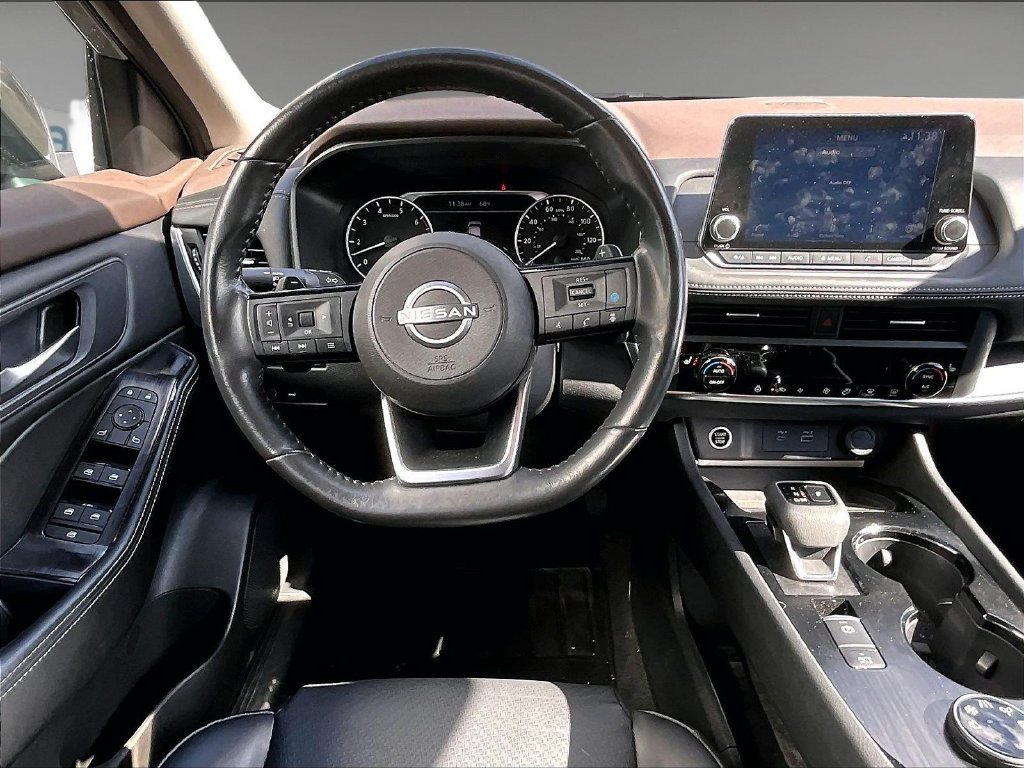 Used 2023 Gray Nissan SV image 18