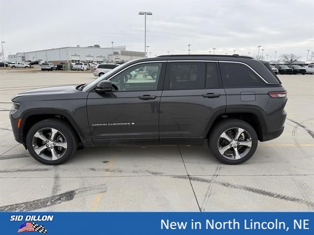 New 2026 Baltic Gray Metallic Clear-Coat Exterior Paint Jeep Limited image 2