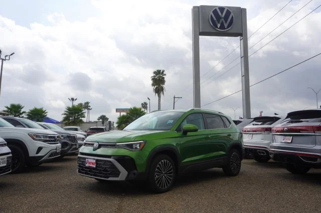 2026 Volkswagen Taos 1.5T SE's photo
