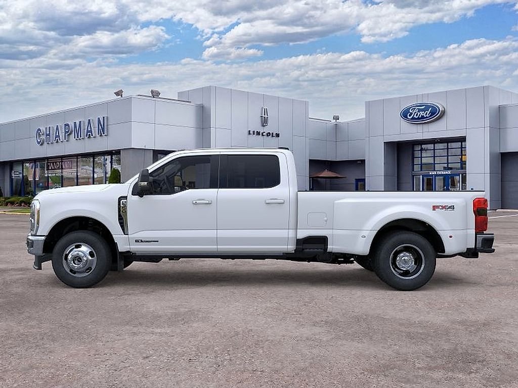 New 2026 Star White Metallic Tri-Coat Ford F-350® Lariat® image 3