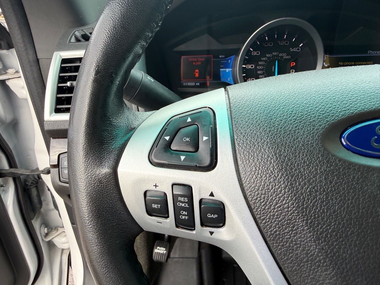 Used 2013 White Platinum Clearcoat Metallic Ford Limited image 15
