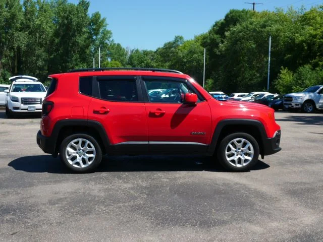 Used 2018 Red Jeep Latitude image 6
