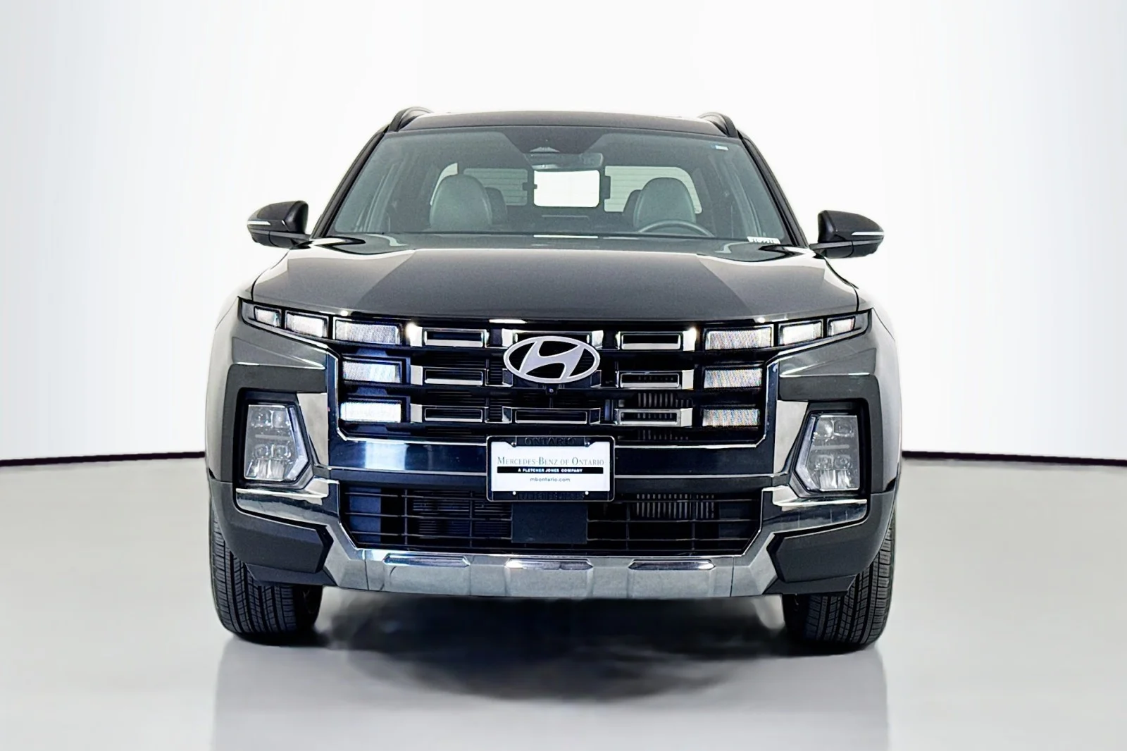Used 2025 Phantom Black Hyundai Limited image 2