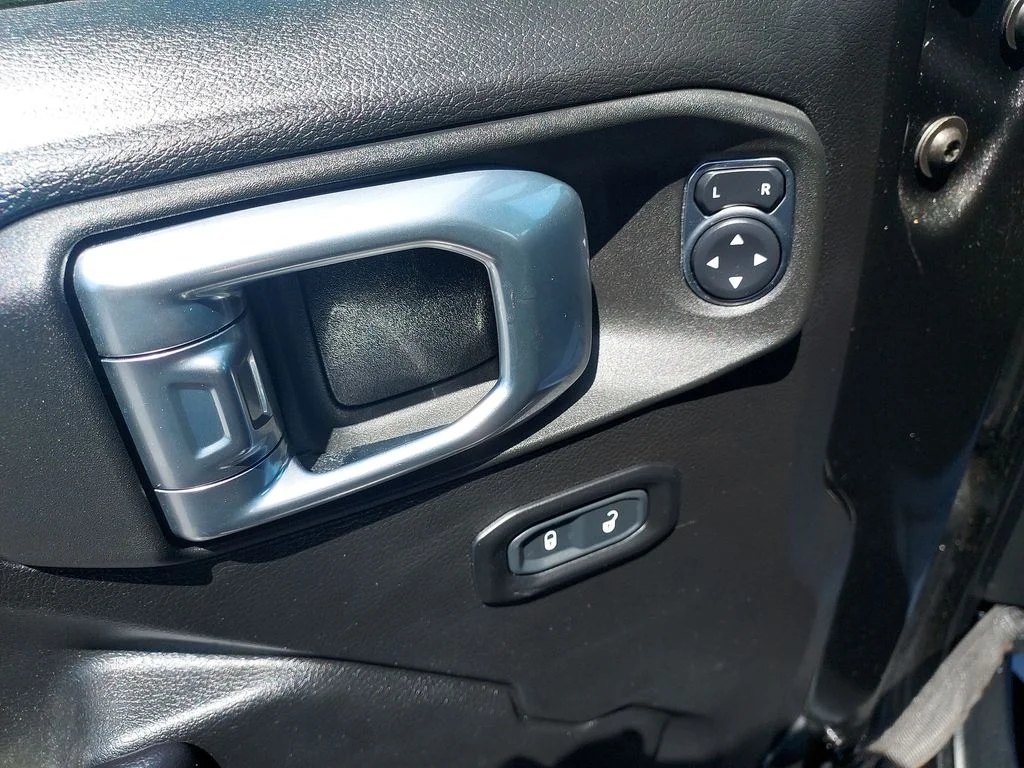 Used 2021 Black Jeep Unlimited Islander image 19