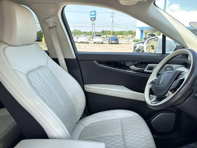 Used 2023 White Lincoln Black Label image 20