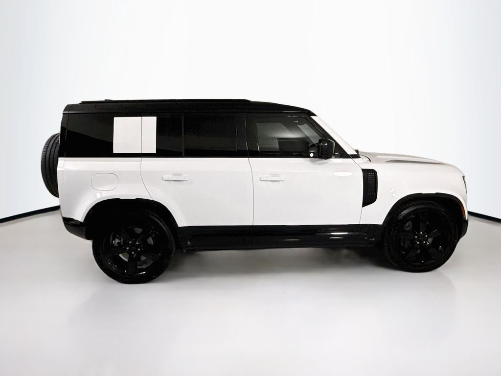 New 2026 Fuji White Land Rover X-Dynamic SE image 4