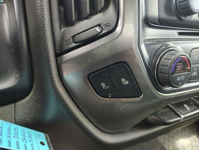 Used 2018 Red Chevrolet LT image 17