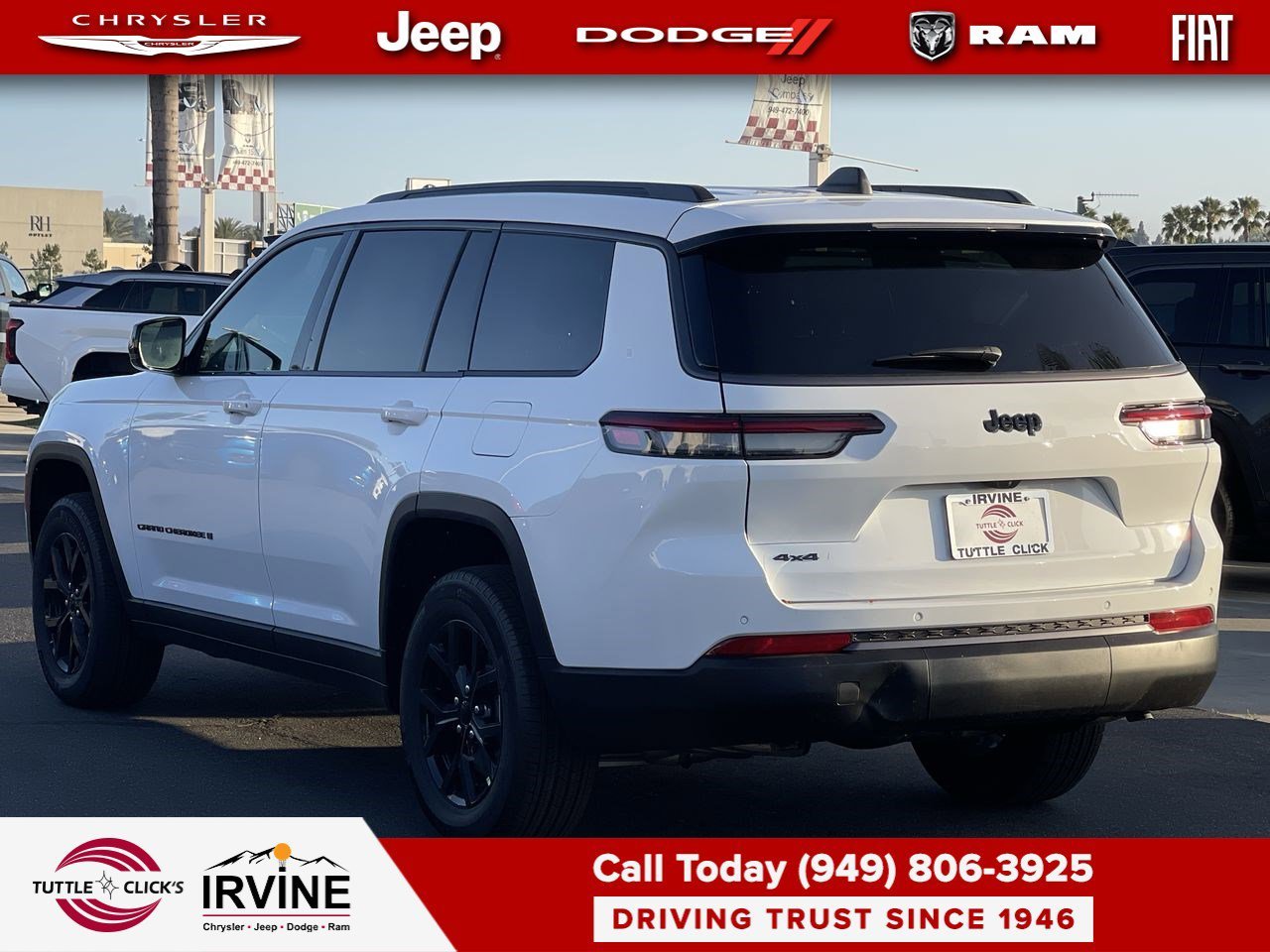 New 2026 Bright White Clear-Coat Exterior Paint Jeep Laredo Altitude image 4