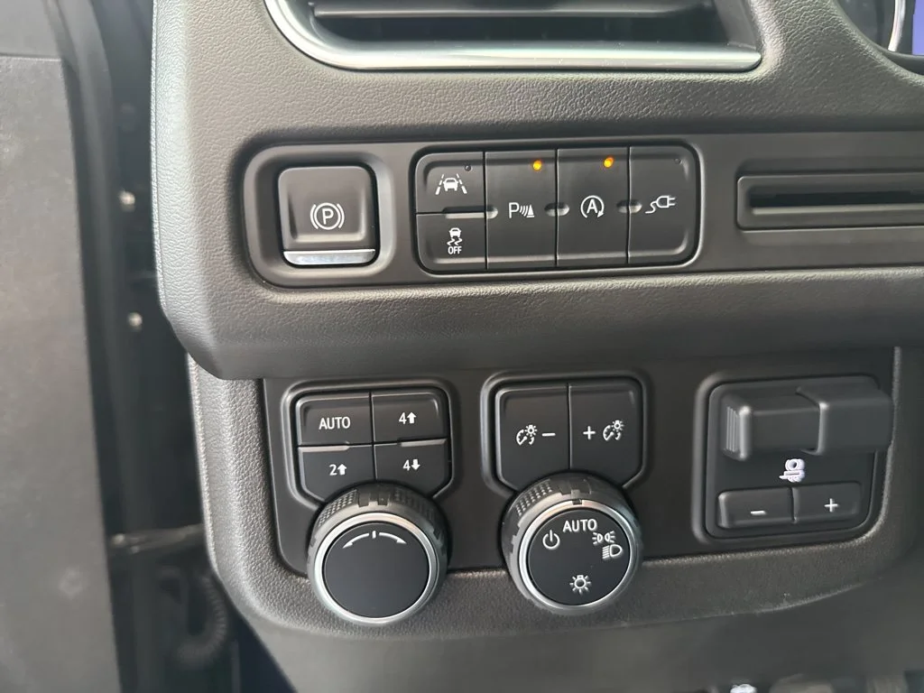 Used 2021 Blue Chevrolet LT image 19