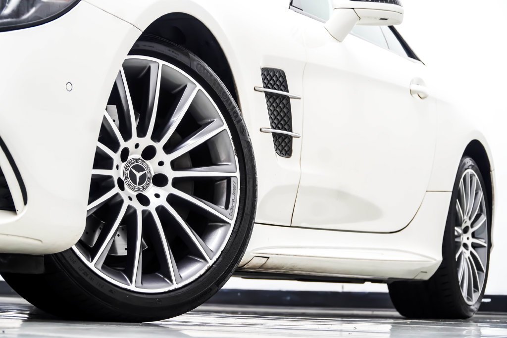 Used 2019 White Mercedes-Benz SL 550 image 8