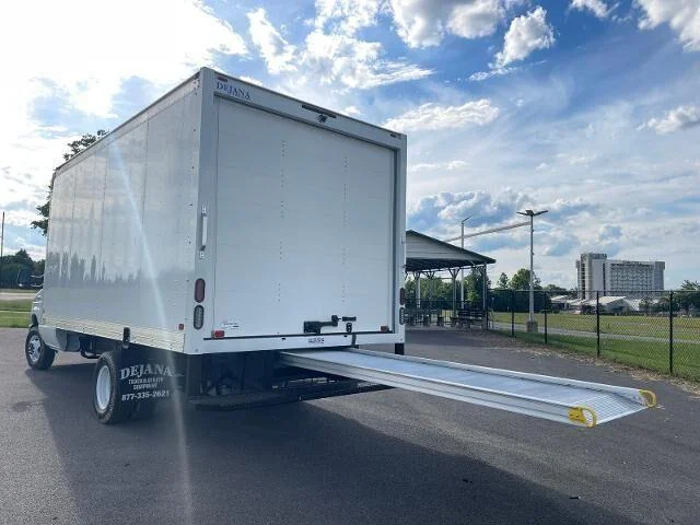 New 2027 Oxford White Ford XL image 25