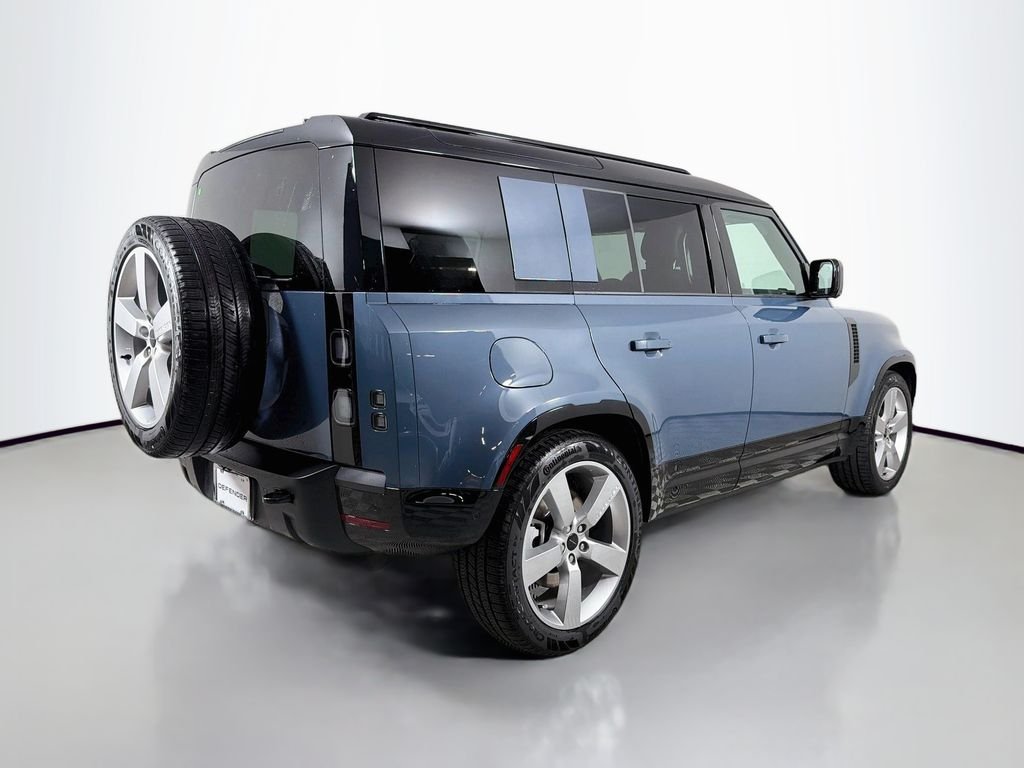 New 2026 Tasman Blue Land Rover X-Dynamic SE image 5