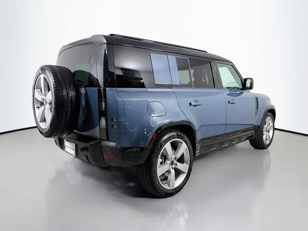New 2026 Tasman Blue Land Rover X-Dynamic SE image 5