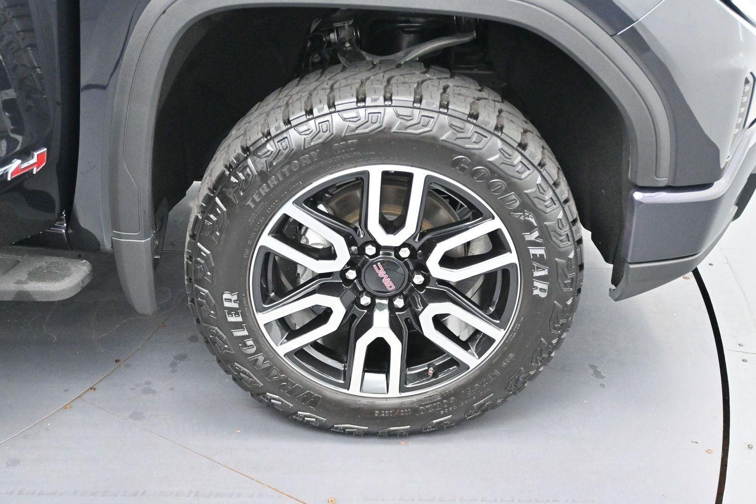 Used 2024 Titanium Rush Metallic GMC AT4 image 36