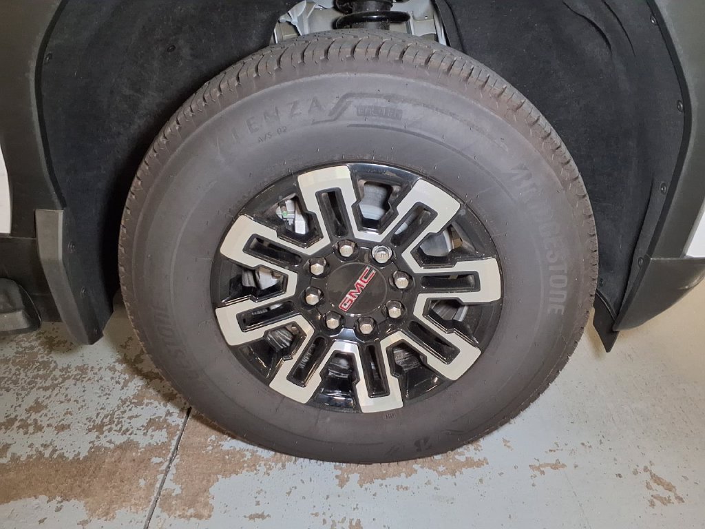 New 2026 Summit White GMC Elevation Extended Range image 5