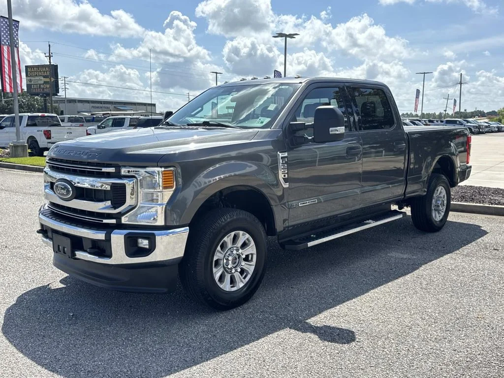 Certified Used 2020 Magnetic Metallic Ford XLT image 3
