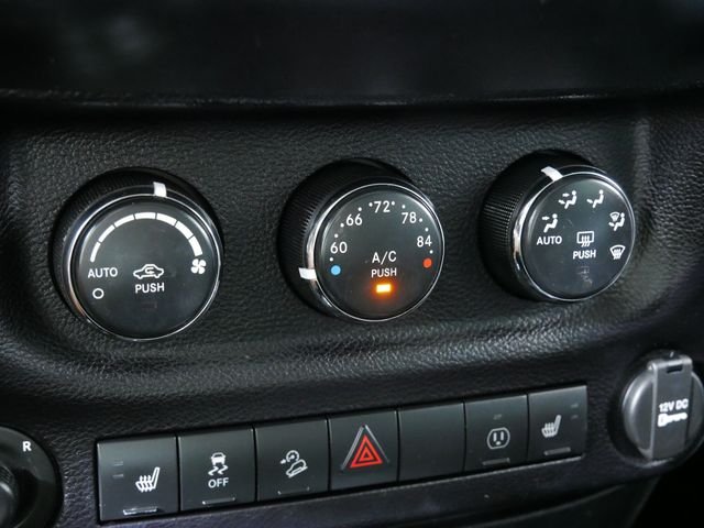Used 2016 Silver Jeep Unlimited Sahara image 29