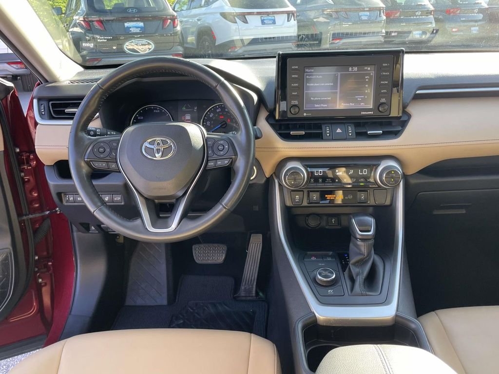 2021 Toyota RAV4 XLE Premium - Photo 4