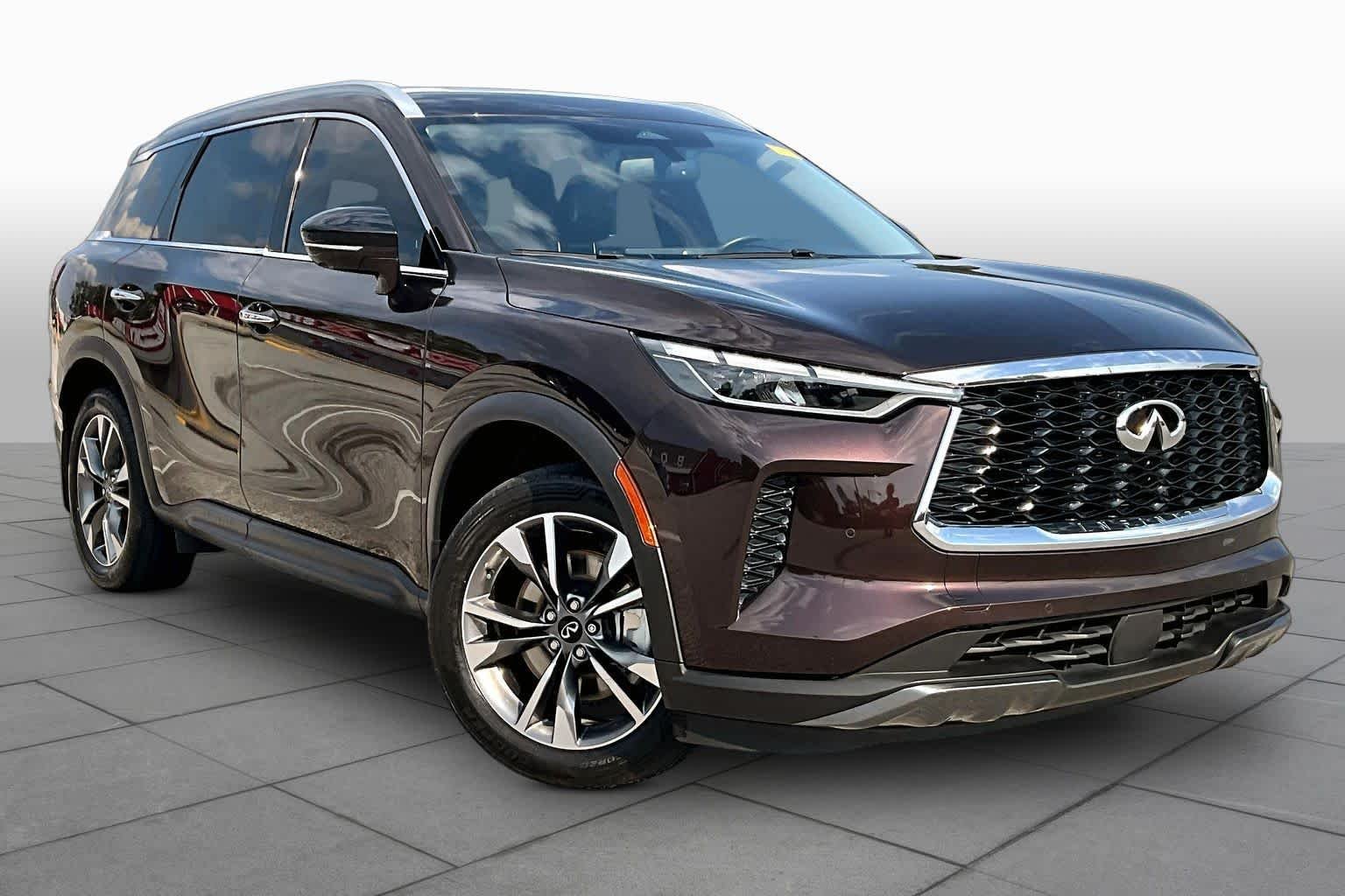 Used 2022 Mocha Almond INFINITI LUXE image 3