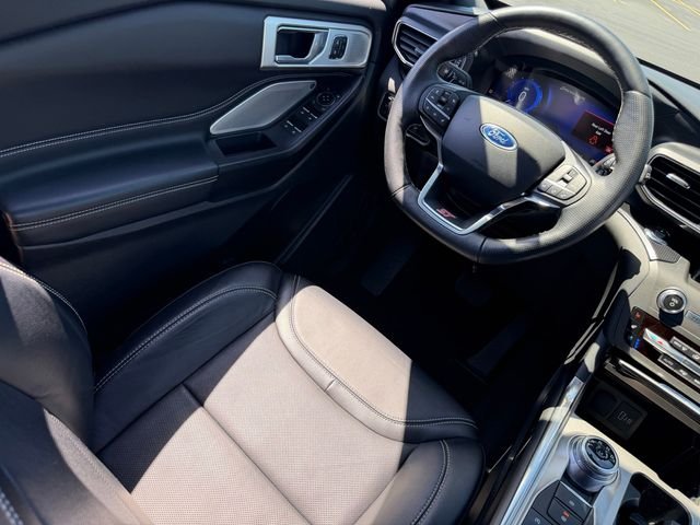 Used 2020 White Ford ST image 18