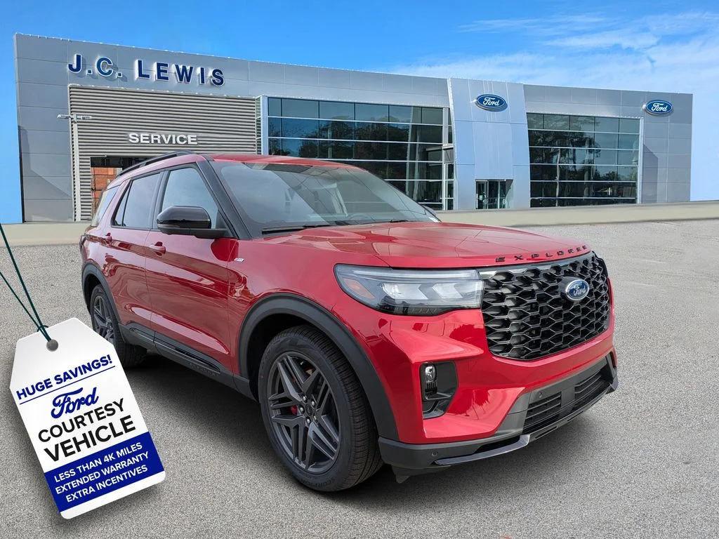 2026 Ford Explorer ST-LINE RWD's photo