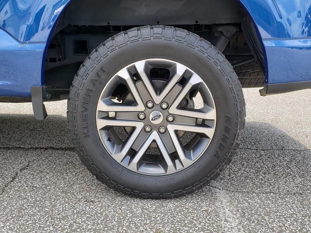 Used 2022 Blue Metallic Ford XL image 10