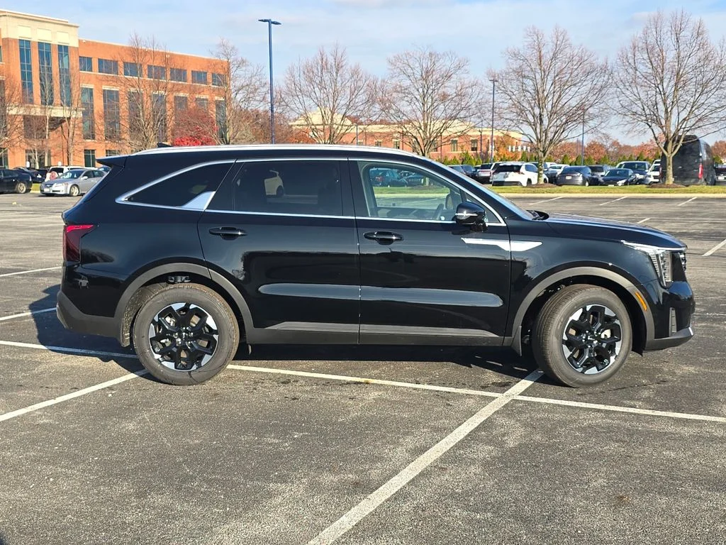2026 Kia Sorento S - Photo 17