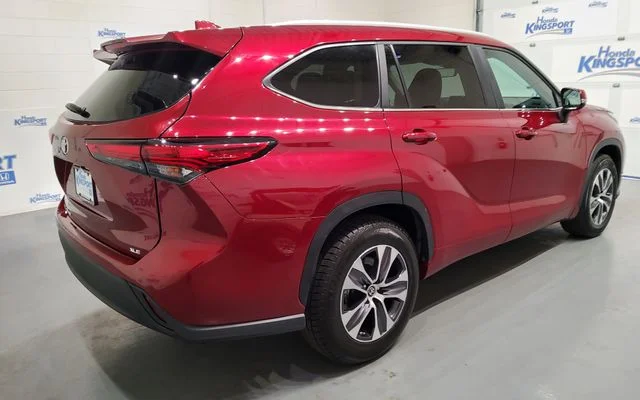 Used 2023 Red Toyota XLE image 3