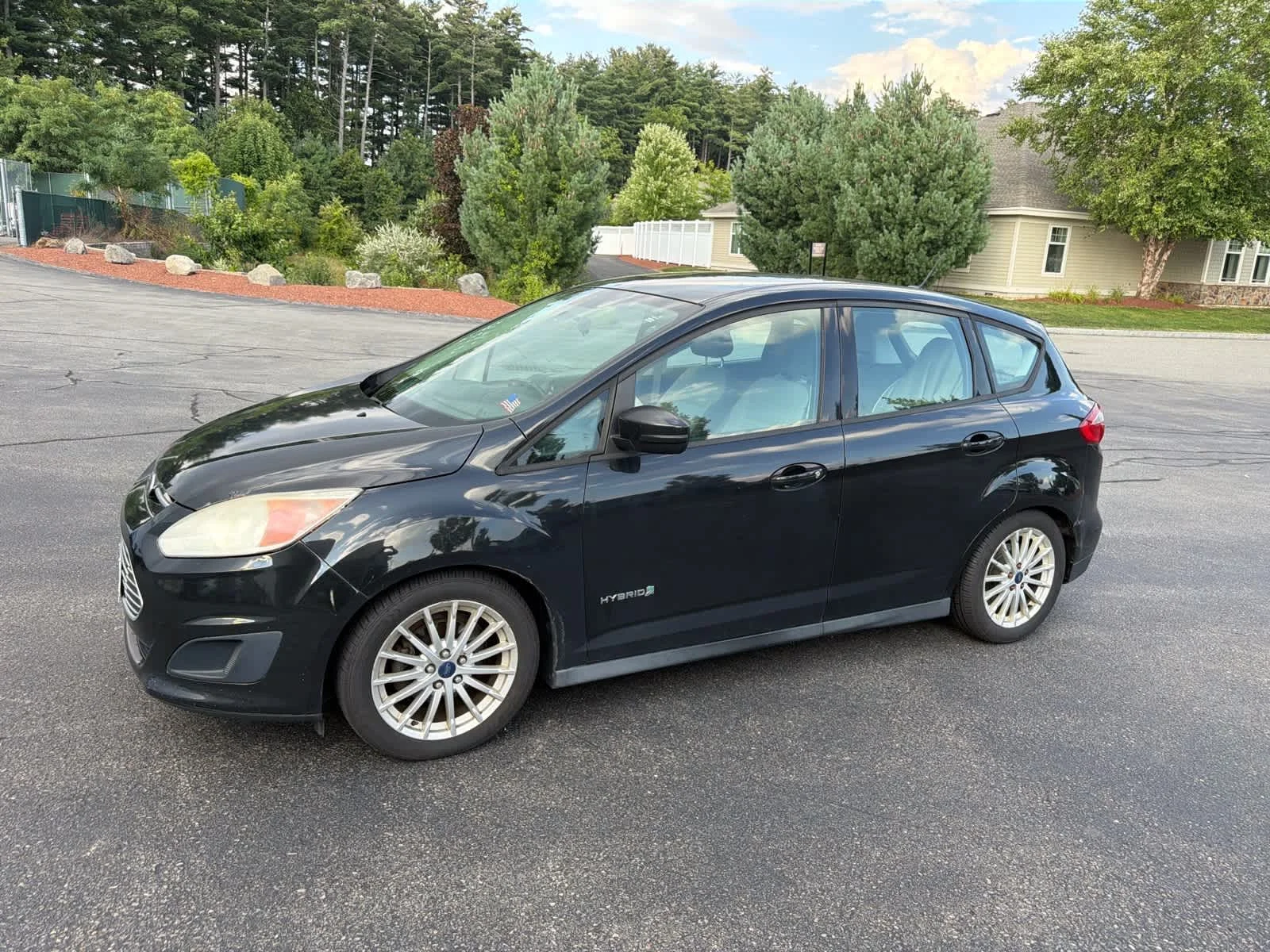 Used 2013 Tuxedo Black Metallic Ford SE image 1