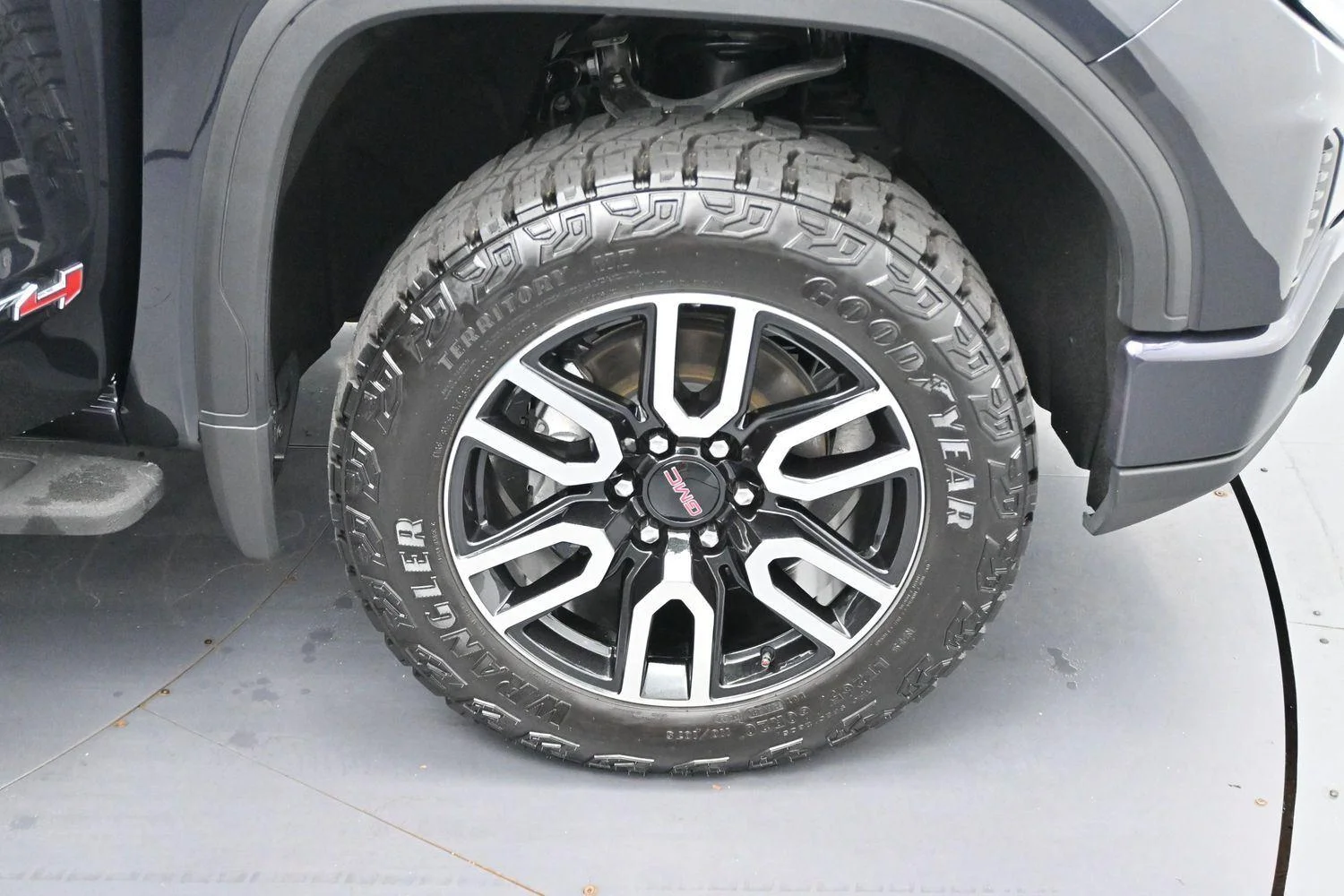 Used 2024 Titanium Rush Metallic GMC AT4 image 36