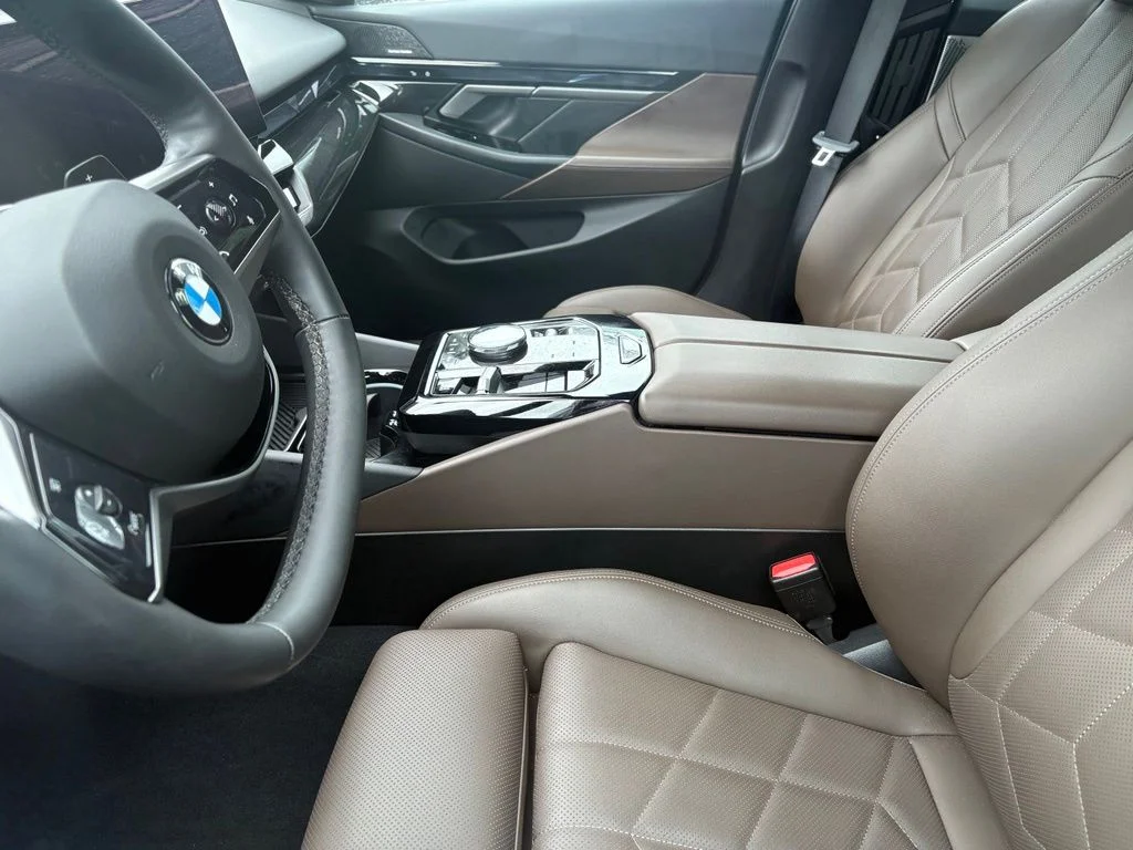 Used 2026 Black BMW 540i xDrive image 6