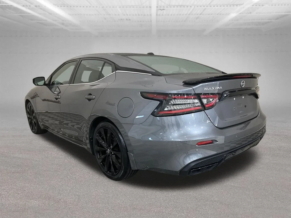 Used 2023 Gray Nissan SR image 3