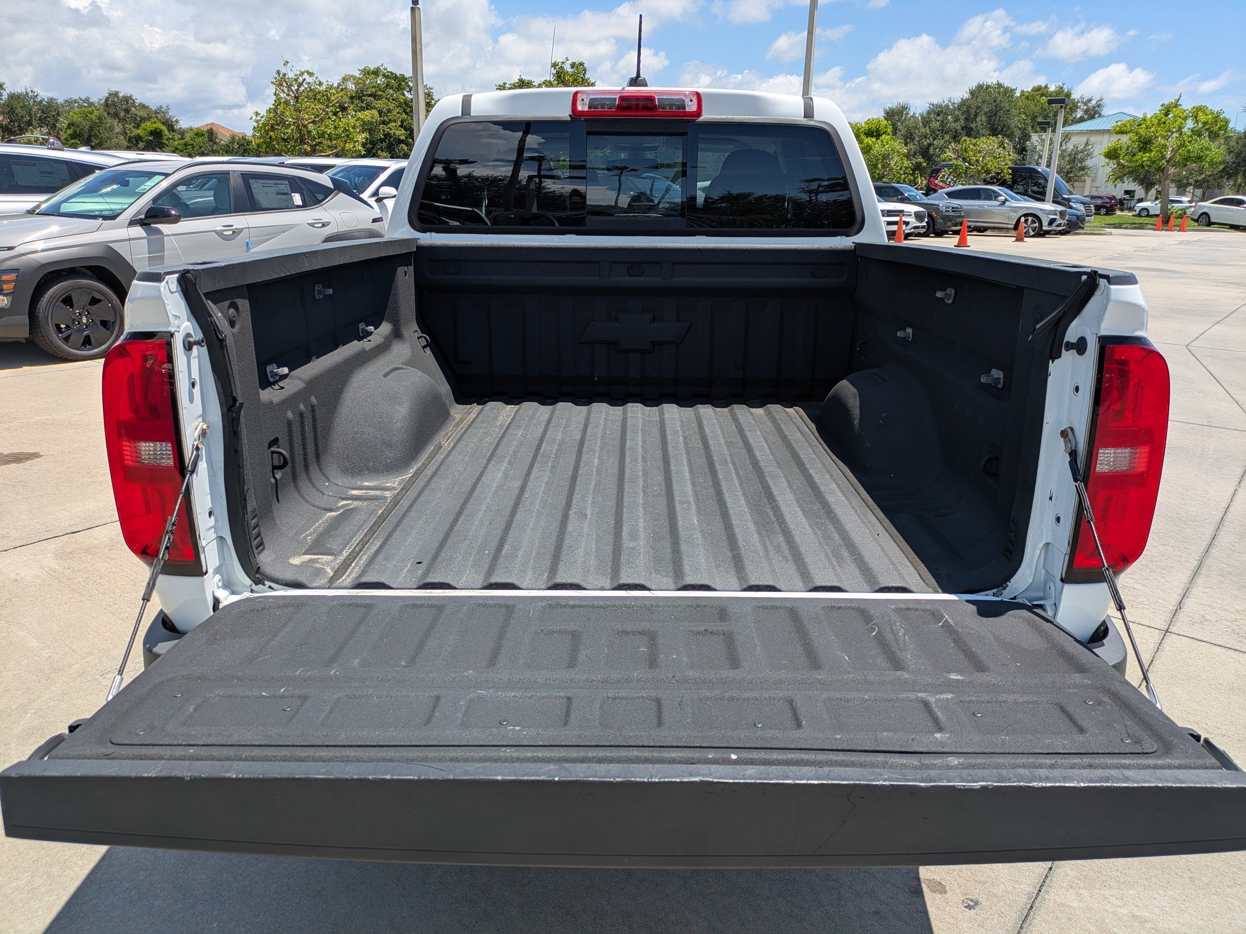 2017 Chevrolet Colorado LT - Photo 11