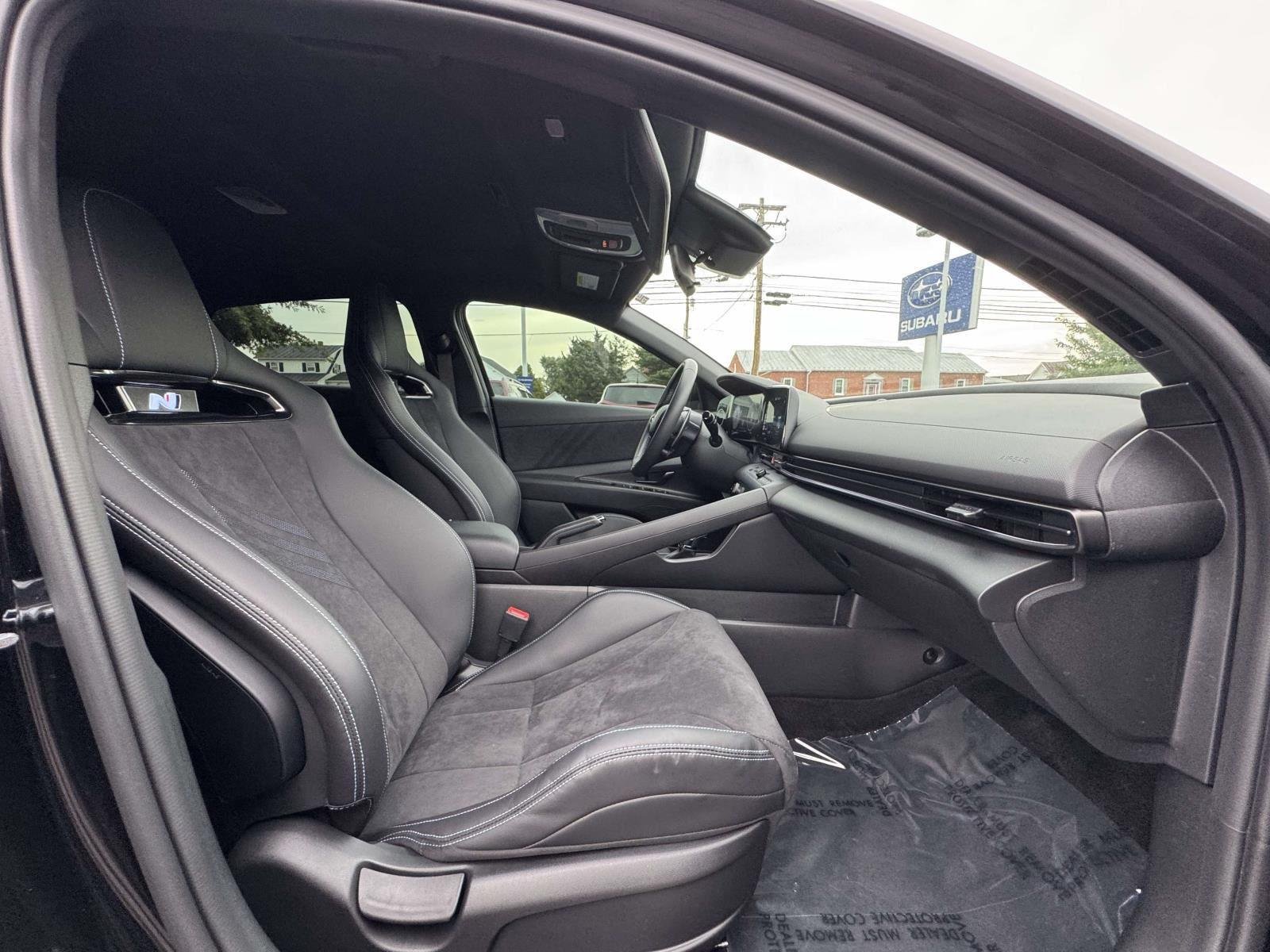 Used 2025 Abyss Black Hyundai  image 8