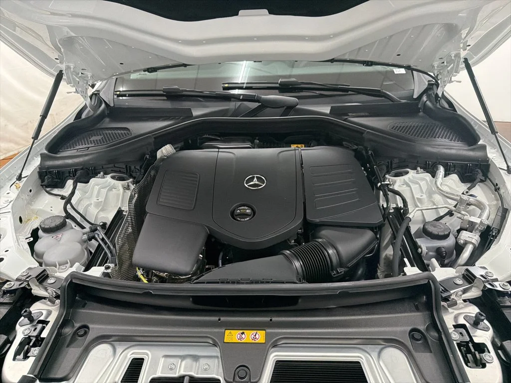 Used 2026 White Mercedes-Benz GLC 300 image 30