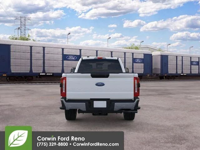 New 2026 Oxford White Ford XLT image 5