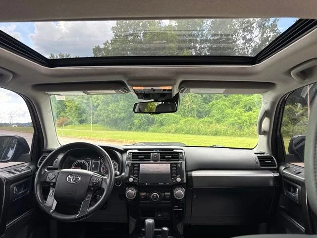 Used 2020 Gray Toyota Venture image 14