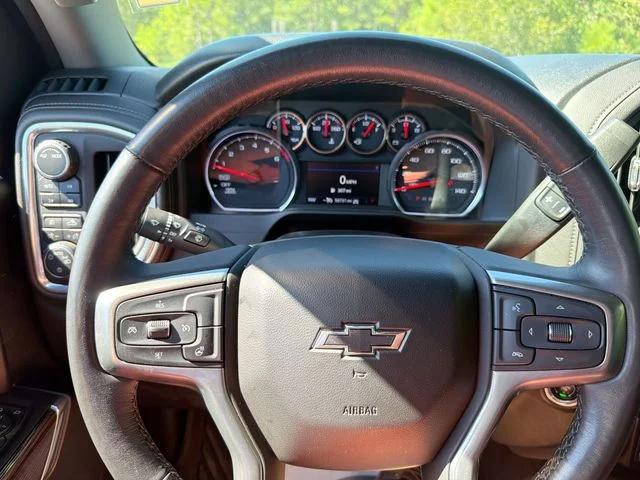 Used 2021 Silver Chevrolet LT Trail Boss image 17