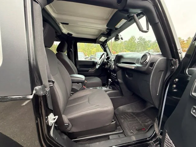 Used 2017 Black Clearcoat Jeep Sport image 34