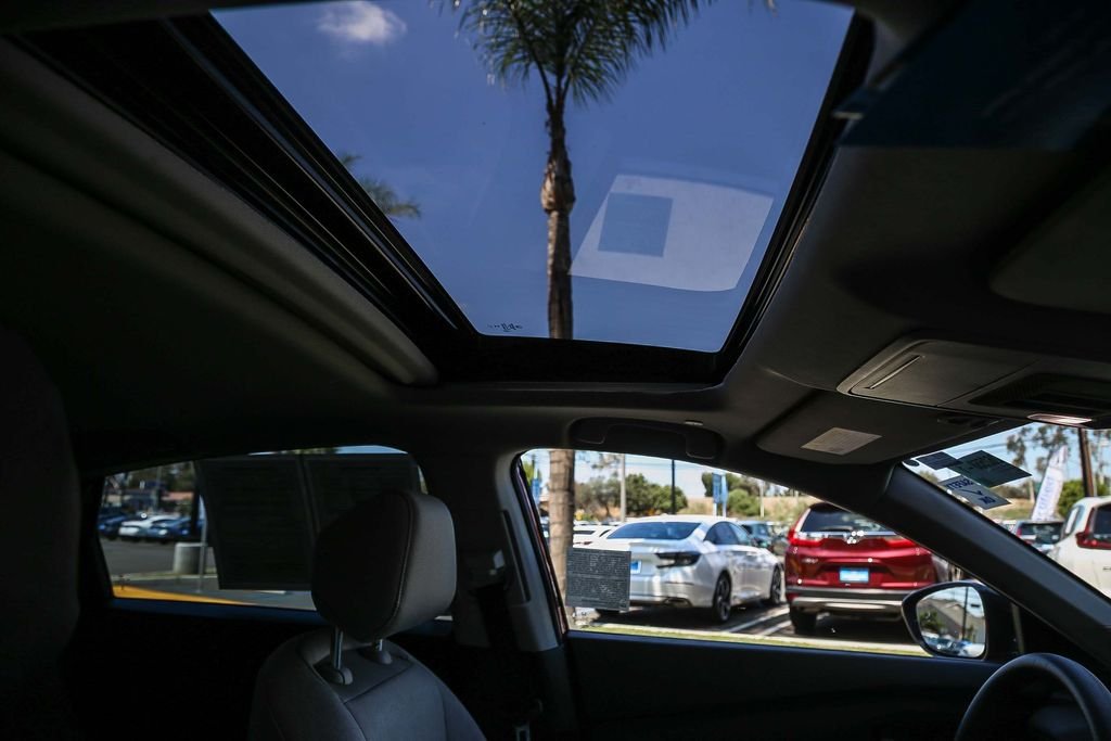 2025 Honda Accord SE - Photo 18