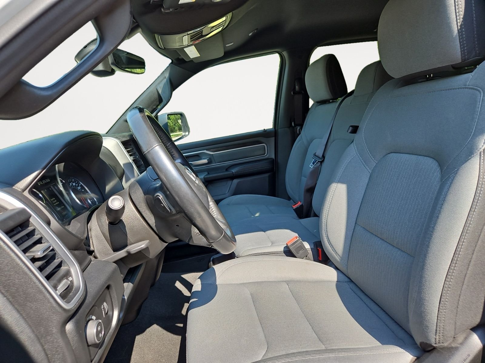 Used 2022 White Ram Big Horn/Lone Star image 9