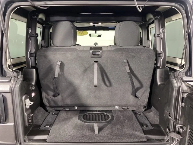 Used 2022 Gray Jeep Rubicon image 32