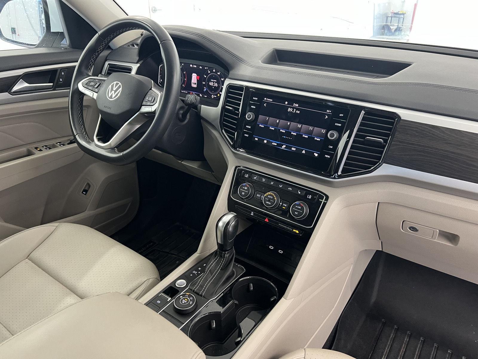 2023 Volkswagen Atlas SE w/Tech - Photo 31
