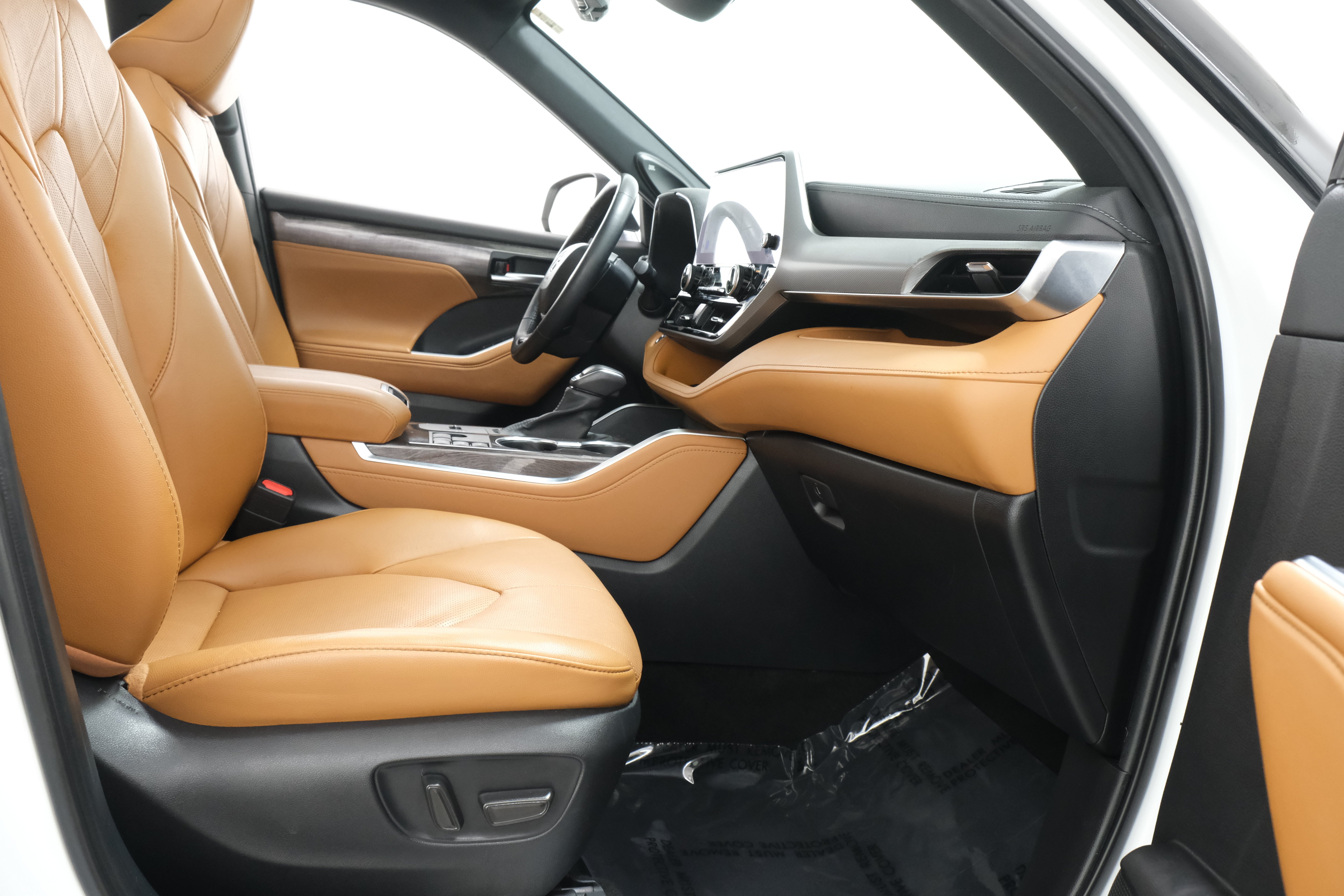 Used 2023 Wind Chill Pearl Toyota Platinum image 45