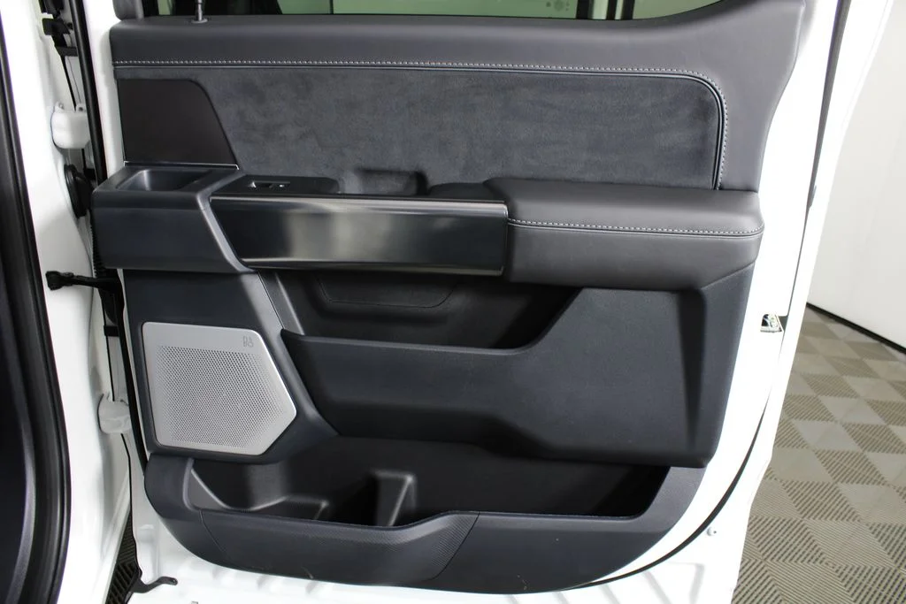 New 2026 Star White Metallic Tri-Coat Ford Platinum image 10