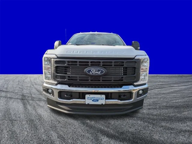 New 2027 Oxford White Ford F-350® XL image 9
